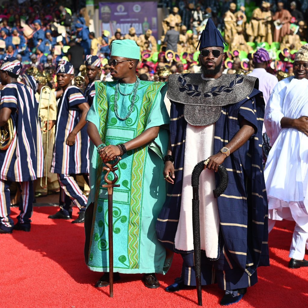 Buzztop_ng's tweet image. A majestic overflow of class, culture, and color.🔥 #OjudeOba2025