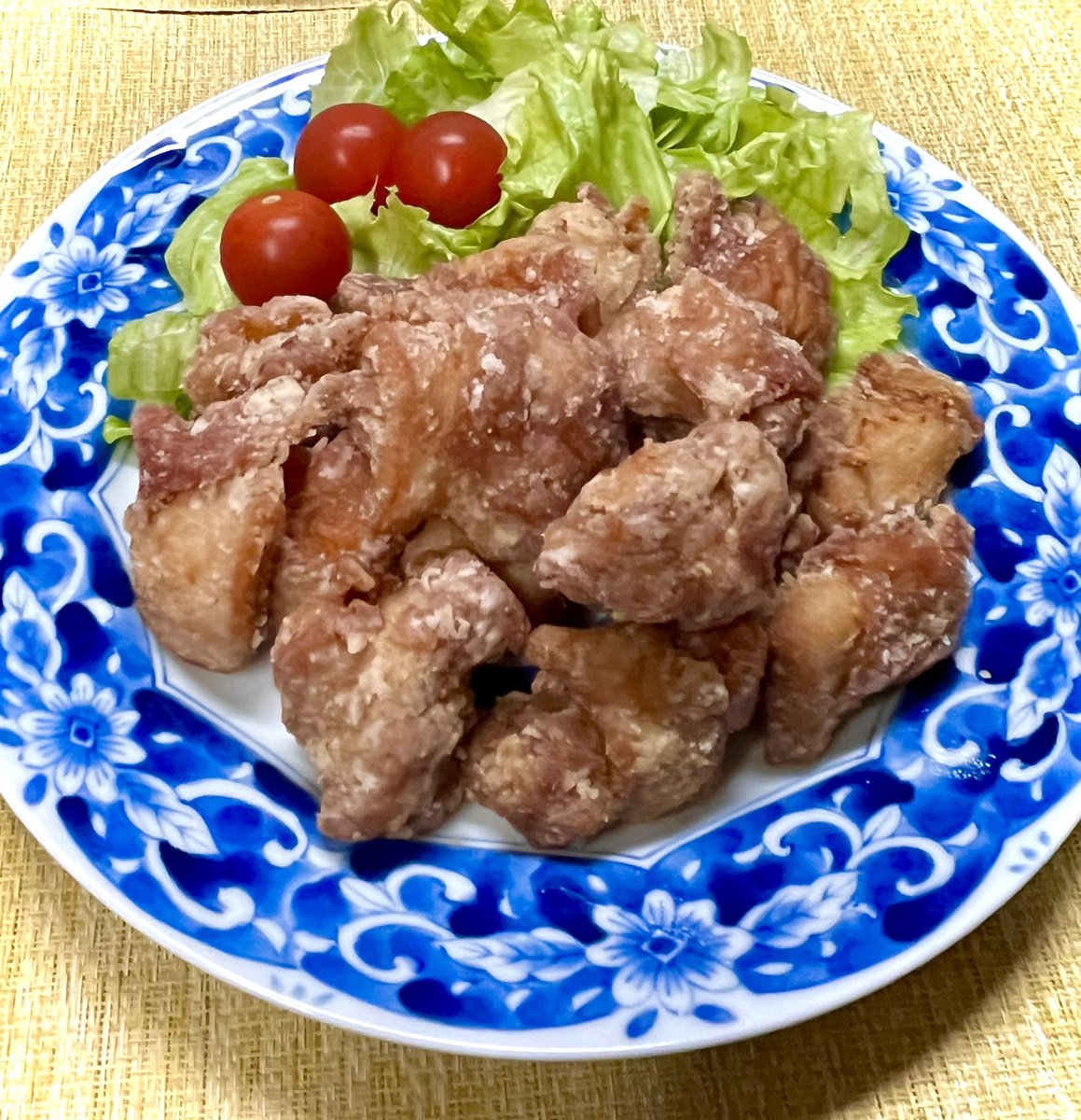 『🐔から揚げ』

　皮カリッカリに美味しく
　　　揚げられるようになった😋

コウケンテツさんのおかげです
ありがとうございます😊

#おうちごはん #晩ごはん #四国産
#お腹ペコリン部 #唐揚げ #から揚げ
#料理好きな人と繋がりたい
#アメリカ産製品を避けるようになった