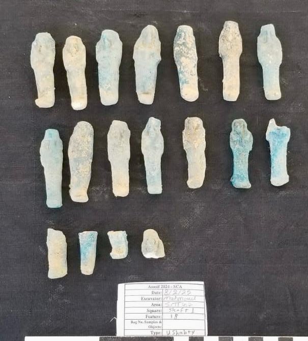 Luxor Times (@luxortimes) on Twitter photo Wooden Coffins, Ostraca, a Massive Mudbrick Wall and Beer Production Unearthed in Luxor. Details & photos here shorturl.at/uDAOB <a href="/yukinegy/">Yukinori Kawae/河江肖剰</a> #Egyptology #Archaeology #Luxor <a href="/HeritageAtState/">Heritage at State</a> Wooden Coffins, Ostraca, a Massive Mudbrick Wall and Beer Production Unearthed in Luxor. Details & photos here shorturl.at/uDAOB <a href="/yukinegy/">Yukinori Kawae/河江肖剰</a> #Egyptology #Archaeology #Luxor <a href="/HeritageAtState/">Heritage at State</a>
