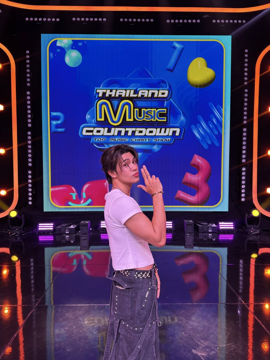 WhiteMusicClub's tweet photo. #TMC_EP4 วันนี้แวะมาให้กำลังใจ SAMUI ได้ที่รายการ Thailand Music Countdown ทางช่อง 3HD วันนี้ เวลา 16:45 น. นะครับบ

@SamuiKw 

#SAMUI_K1
#SAMUI_UPANDDOWN
#WhiteMusicRecord 
#GMMMusic https://t.co/GxgEI60khQ