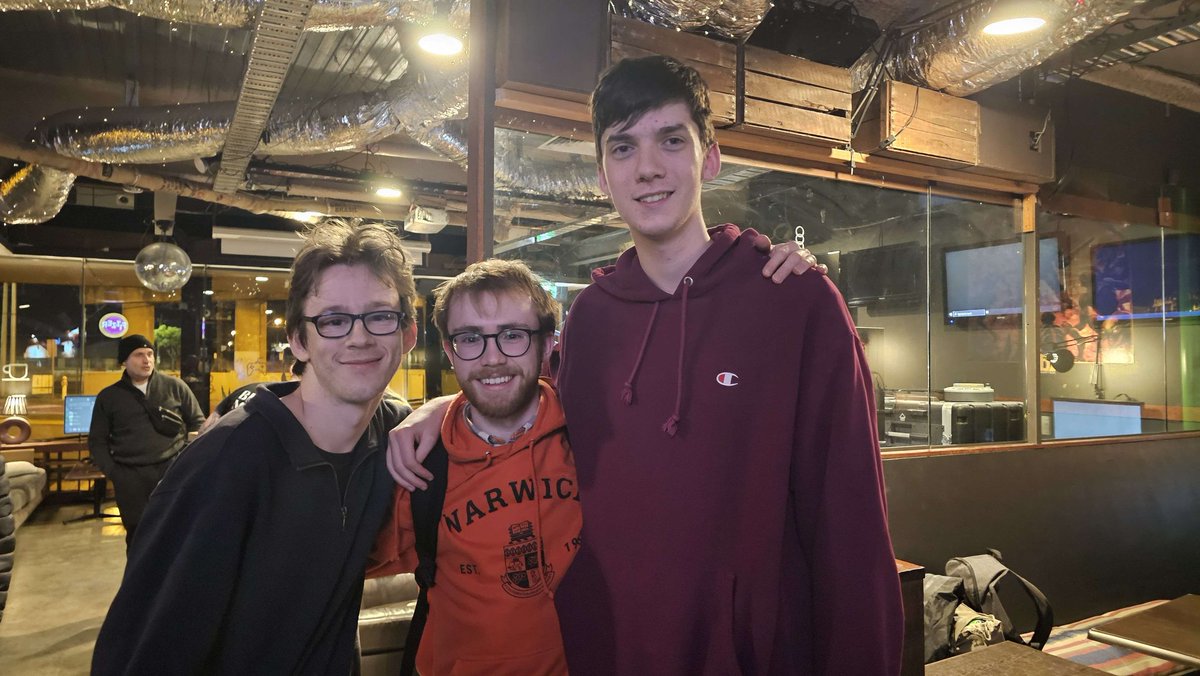 Back in silly old England with its devastating public transport and legal Minecraft Steve and I just wanna say how incredibly grateful I've been to experience living in Melbourne and feeling so welcomed by the whole ausmash scene, if I could bring you all back with me I would 1/?