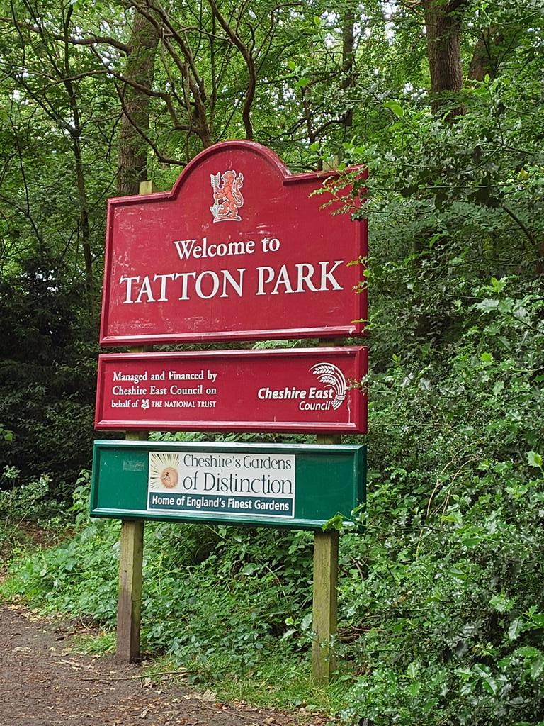 MonicaCrimmins's tweet image. Good morning Sunday. Arrived in Knutsford. Marble Arch and into Tatton park ❤️ #Knutsford #Cheshire
