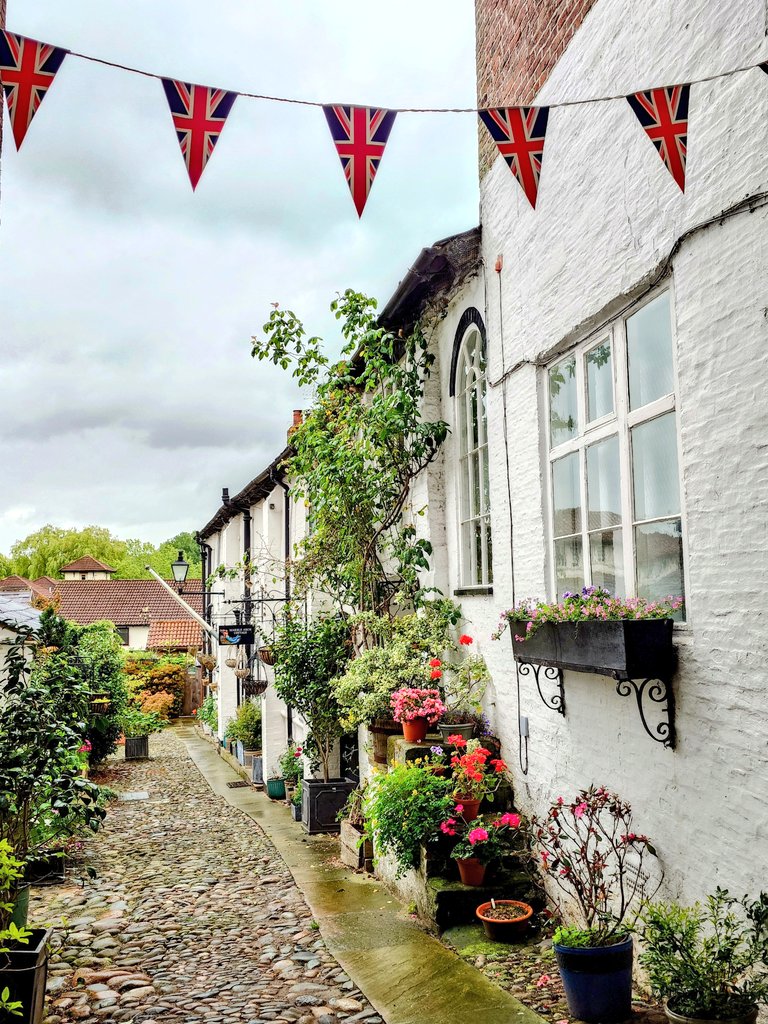 MonicaCrimmins's tweet image. Good morning Sunday. Arrived in Knutsford. Marble Arch and into Tatton park ❤️ #Knutsford #Cheshire