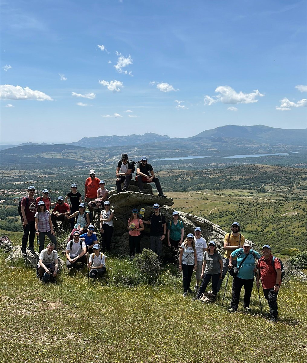 <a href="/MadridTB/">Madrid TB</a> <a href="/heymondoes/">Heymondo 🌎</a> <a href="/Recuerdos_Mo/">RecuerdosdemiMochila</a> <a href="/MiniOnTourES/">MiniOnTour</a> <a href="/PlanDviajero/">PlanDviajero</a> <a href="/Aprendiviajero/">Aprendizaje Viajero</a> <a href="/disfrutaelviaje/">Disfrutandodelviaje 🇪🇸</a> <a href="/OM_VIAJES/">OM VIAJES Y RELATOS</a> <a href="/pasaporteawonde/">ᑭᗩᔕᗩᑭOᖇTE ᗩ ᗯOᑎᗪEᒪᗩᑎᗪ</a> Después con Antonio y César, los estupendos guías de inspirience.es recorrimos una preciosa ruta por la Dehesa de #Braojos. Con unas vistas excepcionales <a href="/SierraNortecom/">Sierra Norte de Madrid - SierraNorte.com</a> 😍