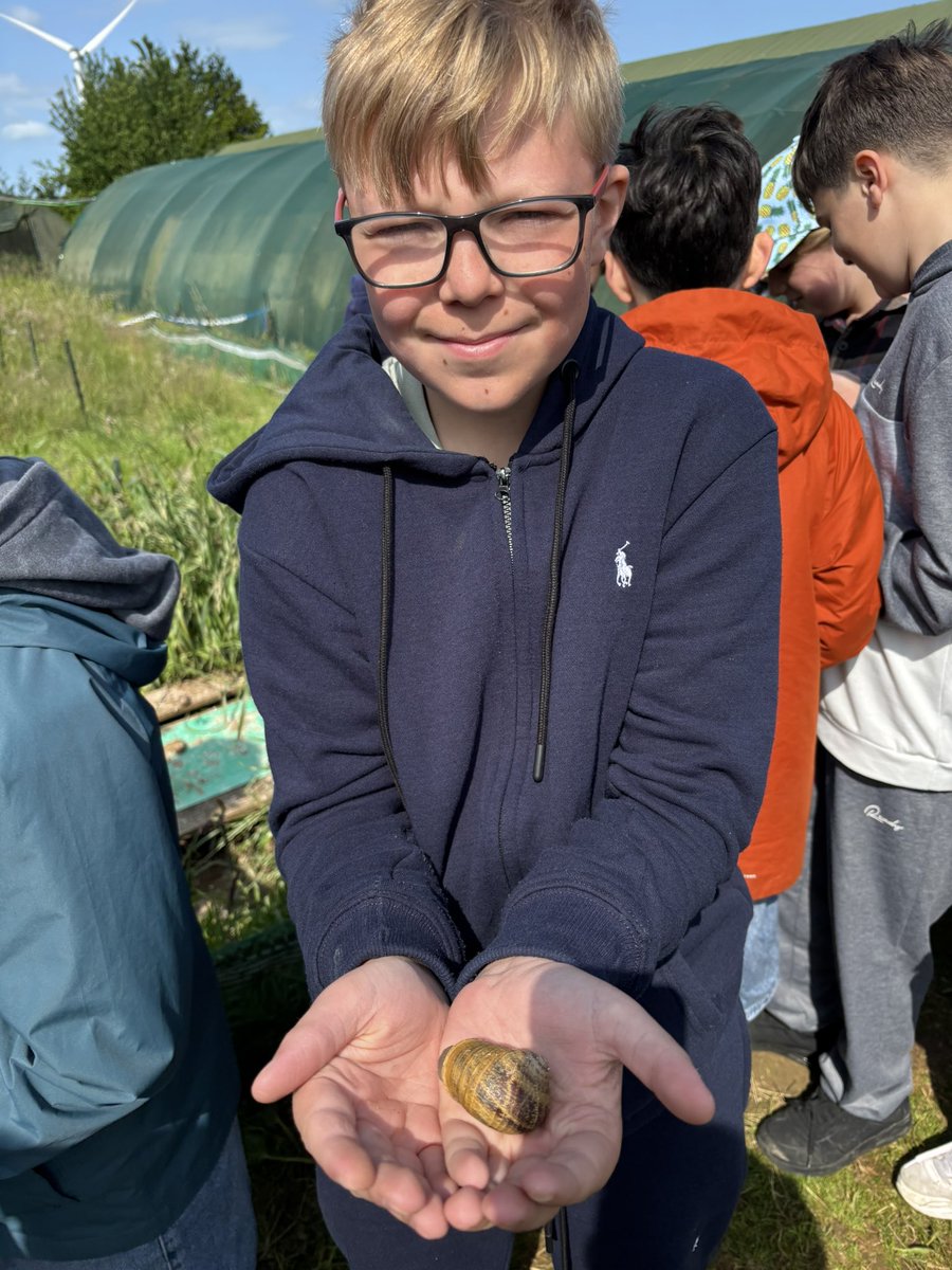 Students had a great time at the snail farm - they learnt all about the farm, got to hold the snails and even taste some of them! 🐌