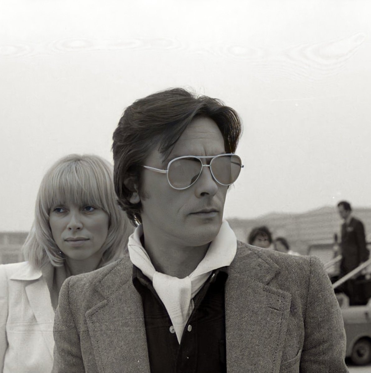 Mireille Darc et Alain Delon, Milan (1975).
Juste magnifiques.