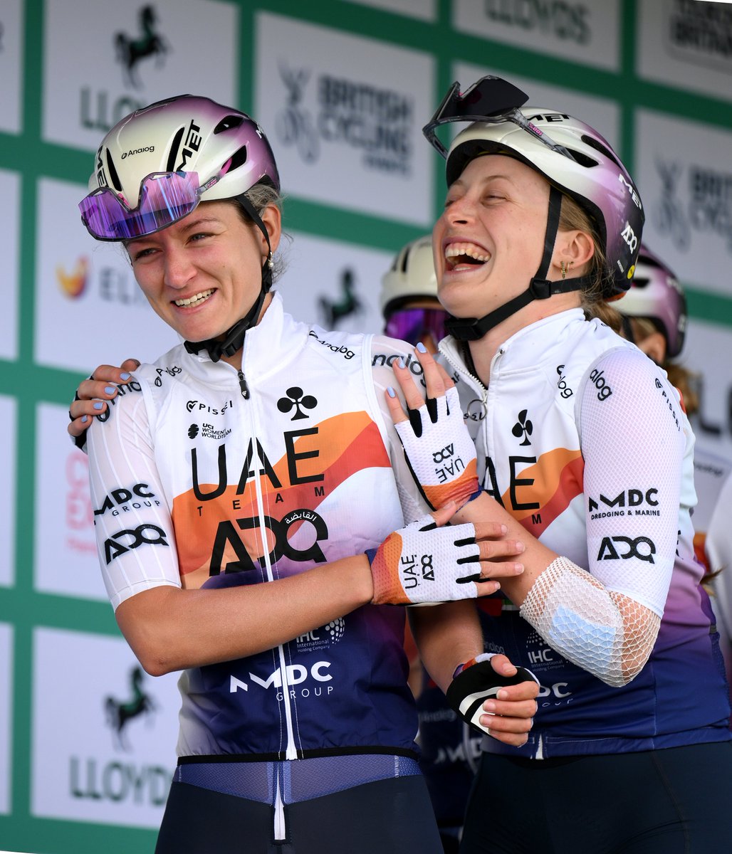 Just 3 seconds in the GC between Cat Ferguson &amp; Ally Wollaston 🔥
Karlijn Swinkels is third at +12".

Final stage. Final showdown. 

#UCIWWT #ToBW <a href="/TourofBritain/">Lloyds Tour of Britain</a>