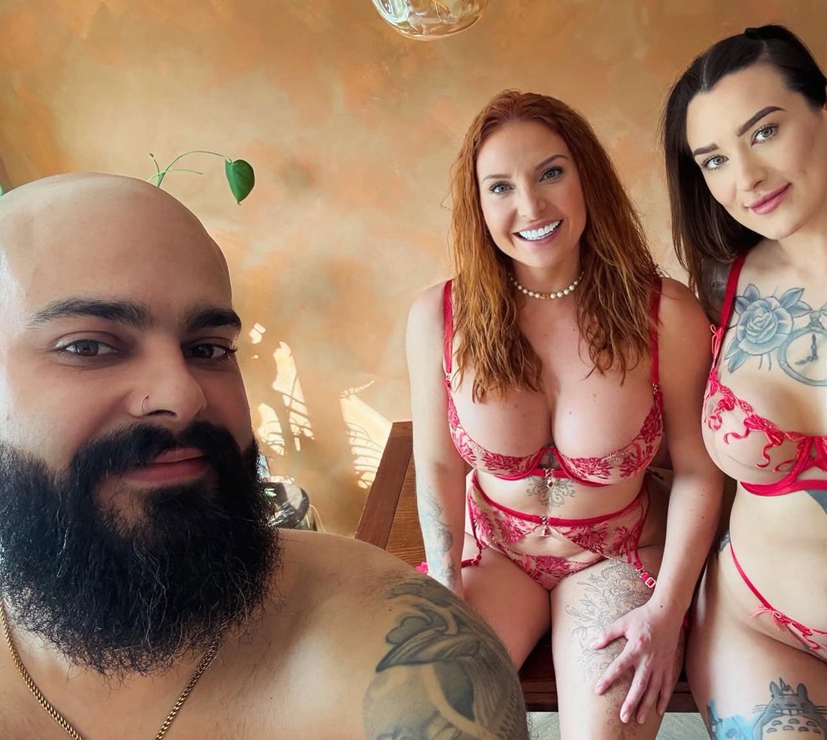 What a hot couple of scenes shot with <a href="/Victoria_Peach_/">Victoria Peach 🍑👑</a> 😈