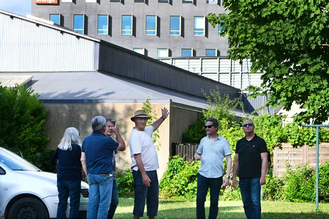 🏙️ "Avec un immeuble au fond du jardin, on aura trop de vis-à-vis" 

Les habitants des quartiers pavillonnaires se dressent contre la densification urbaine.

▶️ lamontagne.fr/orleans-45000/…