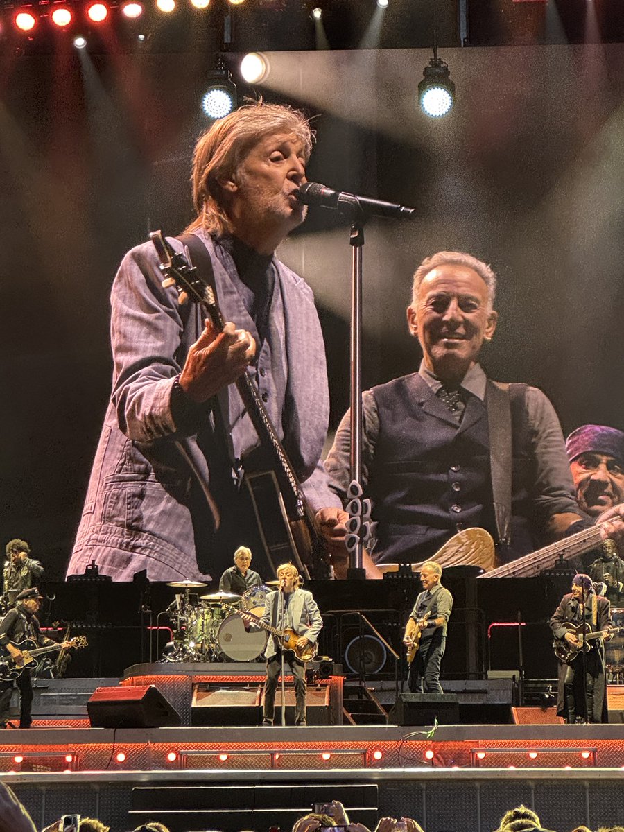 Darren Bond (@darrenbondcco) on Twitter photo Liverpool night #2. Wow!
Anfield - where dreams and memories are made. Bruce and the band were really fired up for this, right from the off. A spectacular show. 🏟️ 🎸👌🏼
<a href="/springsteen/">Bruce Springsteen</a> <a href="/SpringNuts_/">Spring-Nuts</a> <a href="/BruceTourNews/">Bruce Springsteen's Tour News</a> <a href="/PaulMcCartney/">Paul McCartney</a> Liverpool night #2. Wow!
Anfield - where dreams and memories are made. Bruce and the band were really fired up for this, right from the off. A spectacular show. 🏟️ 🎸👌🏼
<a href="/springsteen/">Bruce Springsteen</a> <a href="/SpringNuts_/">Spring-Nuts</a> <a href="/BruceTourNews/">Bruce Springsteen's Tour News</a> <a href="/PaulMcCartney/">Paul McCartney</a>