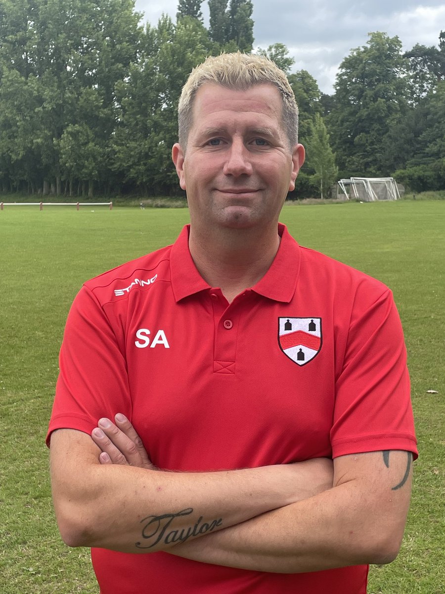 OldWulfsJFC's tweet photo. Old Wulfrunians FC are delighted to announce the arrival of Stuart Atkiss,who joins the club as our new Women’s team manager

The Women’s team will be our first in our history

🔴⚪️🐺 

#UptheWulfs https://t.co/0QoORrIwuI