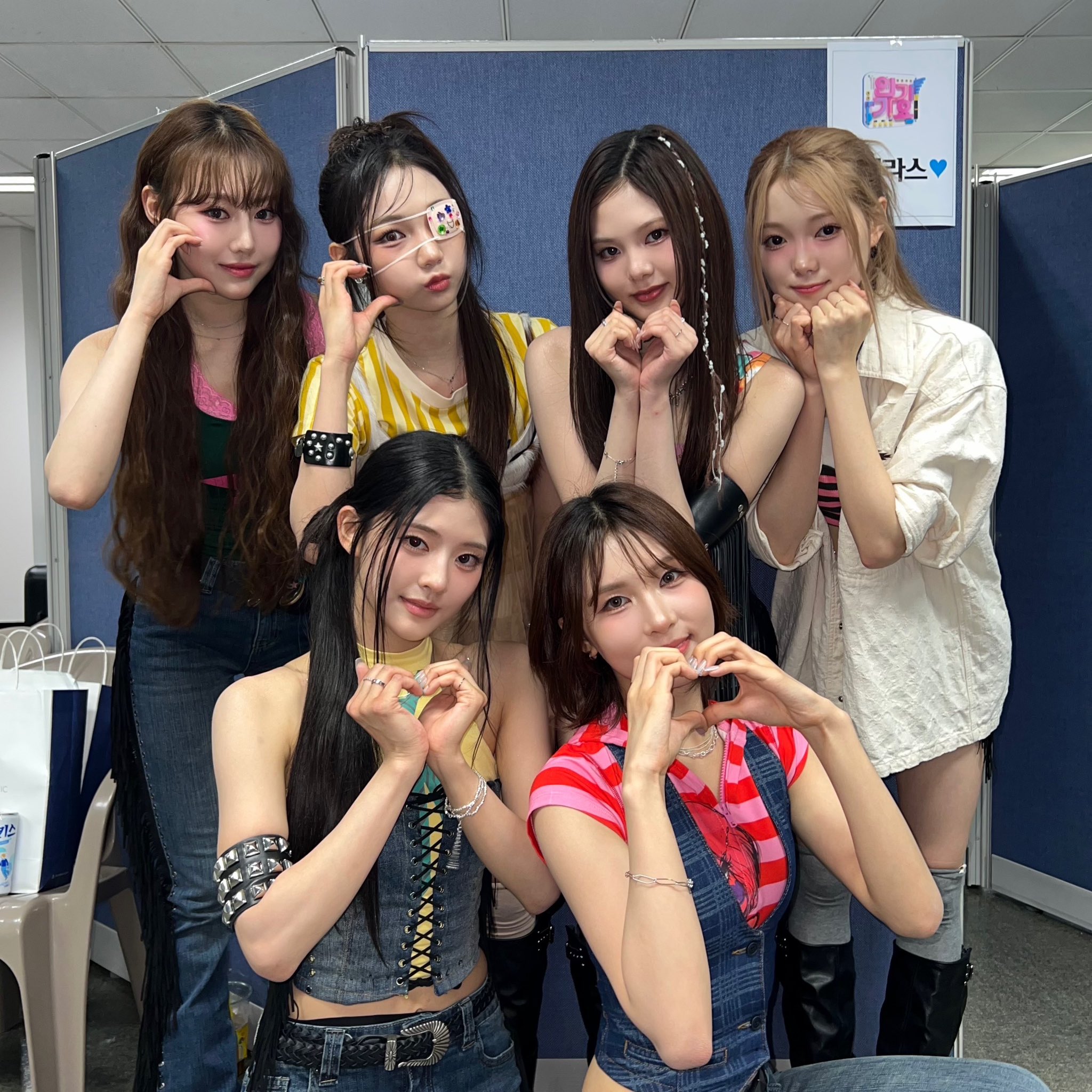 Gs6UyHkacAAY4a4?format=jpg&name=large