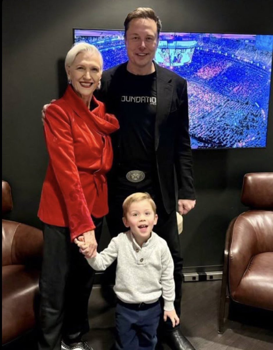 Mom said she’s proud of me 
And I shouldn’t give up on America 

Do you agree with her?

A.YES

B. NO