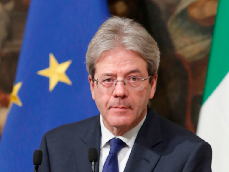 emidio_antonio's tweet photo. L'ex commissario UE @PaoloGentiloni  annuncia il suo voto contrario al referendum sul Jobs Act, distanziandosi dalla posizione ufficiale del PD. https://t.co/iXOmUDTyhd