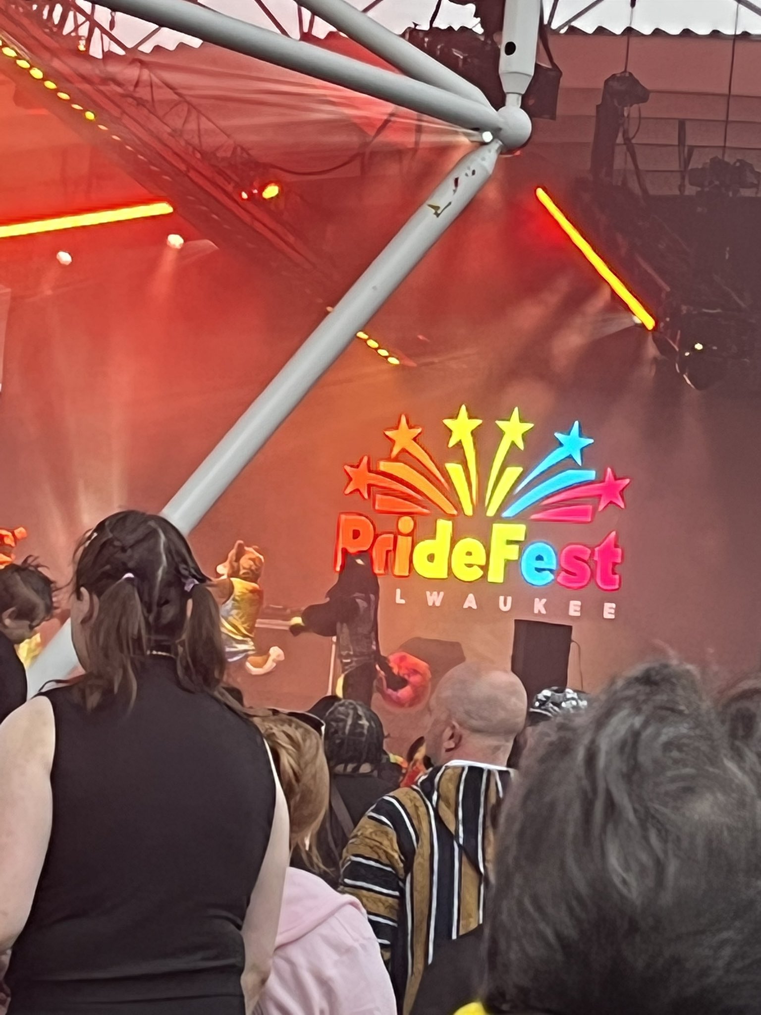 1 pic. Pridefest 🏳️‍🌈💚 https://t.co/vMbS82XBbC