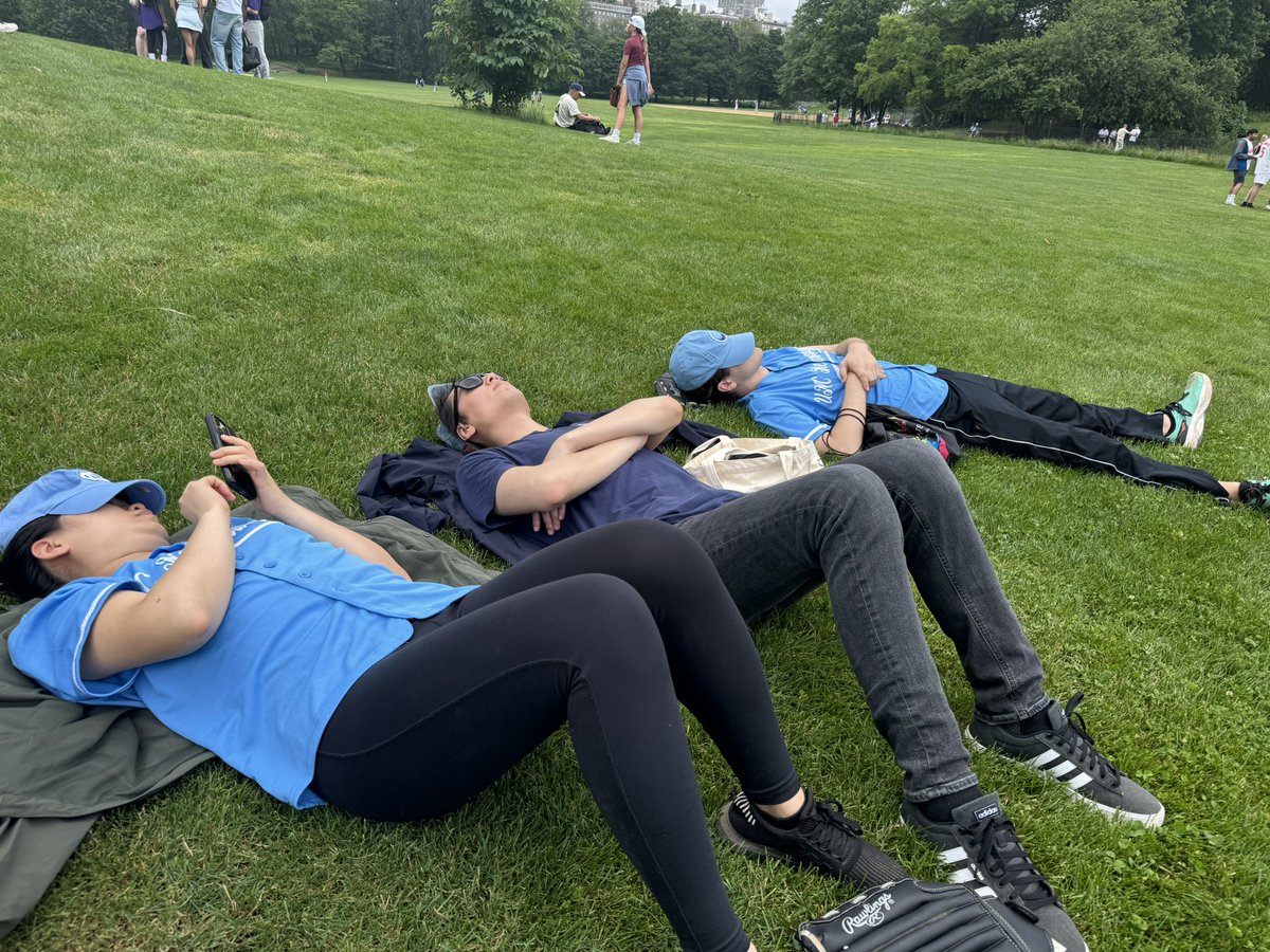 DeveneyFranklin's tweet image. Had a great time at the annual softball tournament and catching up with old friends! @UNCneurosurgery @oliviagil7 @tdespenza