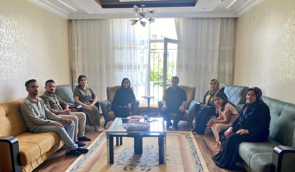 Ecz.Berfin Bahar Çellik (@eczberfincelik) on Twitter photo İl Yönetim Kurulu Üyelerimiz,ve İl Kadın Kolları Yönetim Kurulu Üylerimiz ile Bitlis'te Şehit Olan Hemşehrimiz Jandarma Uzman Çavuş Halil Ateş’in Babası Celal Ateş'i bayramlaşma ziyretinde bulunduk.
<a href="/RTErdogan/">Recep Tayyip Erdoğan</a>
Vatan Size Minnettar 🇹🇷
.
<a href="/abuyukgumus/">Ahmet Büyükgümüş</a> <a href="/tugbaisikercan/">Tuğba IŞIK ERCAN</a> <a href="/Akparti/">AK Parti</a> İl Yönetim Kurulu Üyelerimiz,ve İl Kadın Kolları Yönetim Kurulu Üylerimiz ile Bitlis'te Şehit Olan Hemşehrimiz Jandarma Uzman Çavuş Halil Ateş’in Babası Celal Ateş'i bayramlaşma ziyretinde bulunduk.
<a href="/RTErdogan/">Recep Tayyip Erdoğan</a>
Vatan Size Minnettar 🇹🇷
.
<a href="/abuyukgumus/">Ahmet Büyükgümüş</a> <a href="/tugbaisikercan/">Tuğba IŞIK ERCAN</a> <a href="/Akparti/">AK Parti</a>