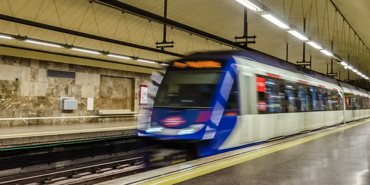 Transportes e Infraestructura▪️Comunidad de Madrid (@transportes_cm) on Twitter photo 🚇 La <a href="/ComunidadMadrid/">Comunidad de Madrid</a> moderniza el sistema de comunicaciones para la automatización de la L6 de <a href="/metro_madrid/">Metro de Madrid</a> y su iluminación eficiente.
➡️ Estas actuaciones permitirán optimizar y mejorar el servicio del suburbano madrileño.
+Info: c.madrid/cgop3 🚇 La <a href="/ComunidadMadrid/">Comunidad de Madrid</a> moderniza el sistema de comunicaciones para la automatización de la L6 de <a href="/metro_madrid/">Metro de Madrid</a> y su iluminación eficiente.
➡️ Estas actuaciones permitirán optimizar y mejorar el servicio del suburbano madrileño.
+Info: c.madrid/cgop3