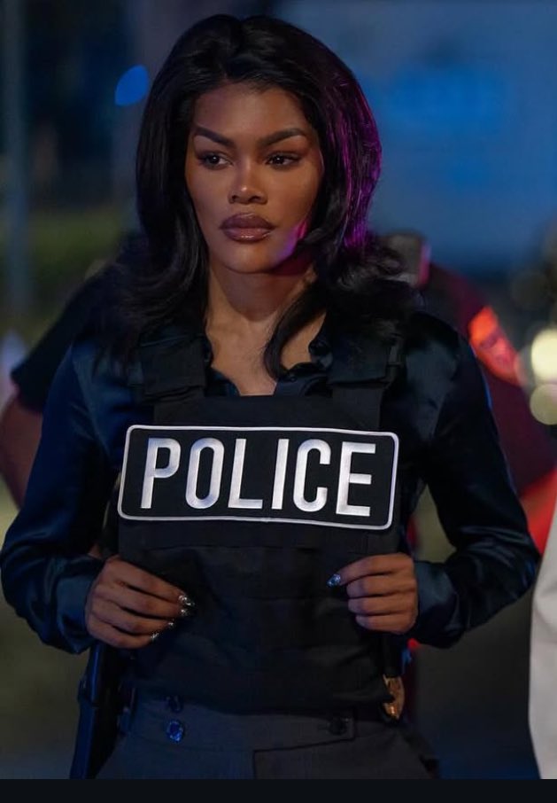 Therealsimcard1's tweet photo. Nobody that have Seen STRAW Should Pass without Liking or Reposting the Tweet in APPRECIATION of Detective RAYMOND . ✊🏿❤️❤️ #STRAW #Taraj #StrawNetflix #TarajiHenson https://t.co/oGjdeiep82