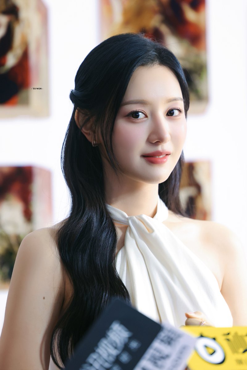 TOWON_1019's tweet photo. 🌬️🖤
#KimJiwon #김지원 https://t.co/ibGnBnFWeS