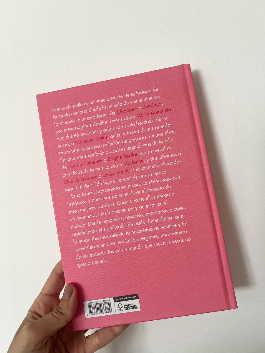 Bueno, pues aunque aún no me lo creo esto ya es una realidad. Ojalá os guste 🌹 penguinlibros.com/es/libro-de-bi…