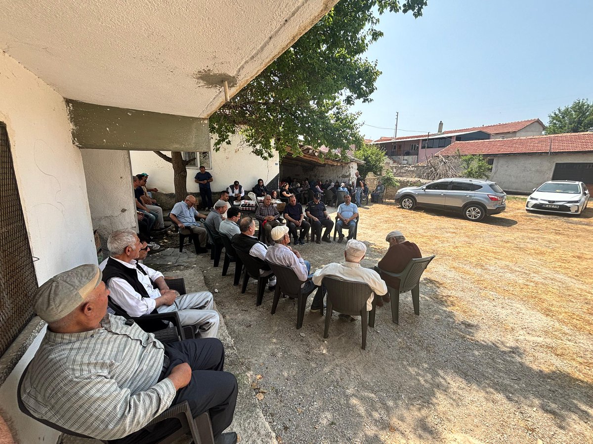 Kaymakamımız Yasin Akgül, 1992 yılında şehit düşen Jandarma Er Yüksel Yeşildağ'ın babası Feyzi Yeşildağ'ın vefatı nedeniyle Emirin köyündeki evinde başsağlığı ziyaretinde bulundu.
