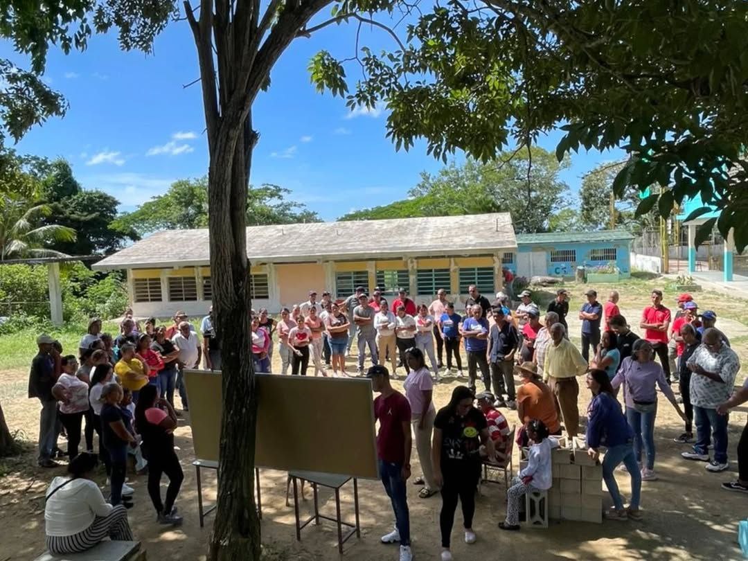 #EnFotos 📸| Jorge Arreaza destaca masiva participación en asambleas comunitarias del PSUV

El vicepresidente para las Comunas y Movimientos Sociales del Partido Socialista Unido de Venezuela (PSUV), Jorge Arreaza, expresó su orgullo por el desarrollo de las asambleas