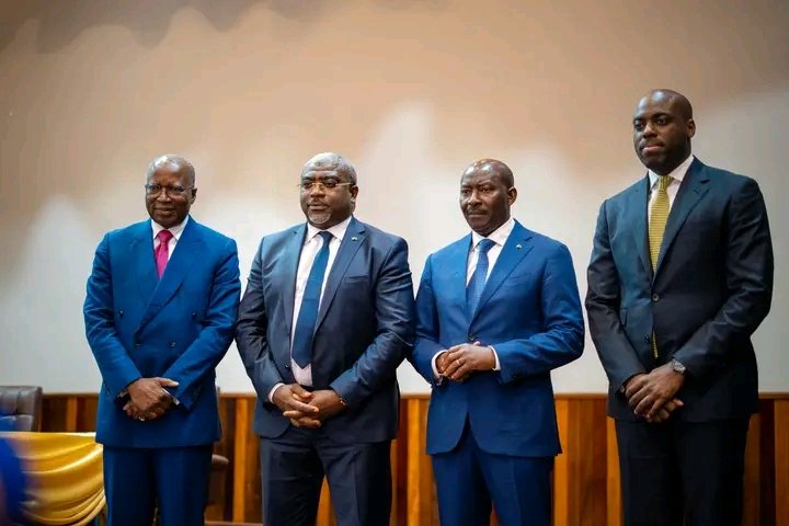 PASSATION DE CHARGES AU MINISTÈRE DE L’ÉCONOMIE

Le jeudi 8 mai 2025 s’est tenue, à Libreville, la cérémonie officielle de passation de charges entre les ministres sortants, M. Charles M'BA, M. Mark Alexandre DOUMBA et le ministre entrant, M. Henri-Claude OYIMA.