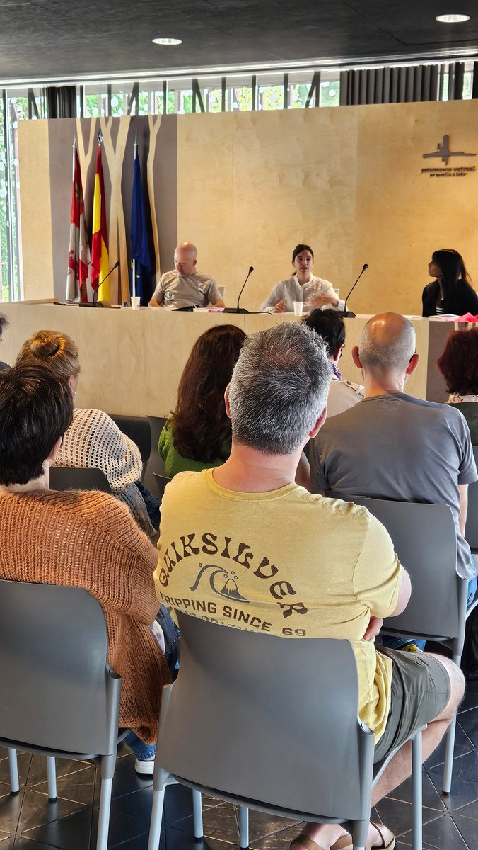 arfacyl.org (@arfacyl_org) on Twitter photo Escuchando atentamente a <a href="/LudaMerino/">🔻Luda Merino🔻</a>, la autora del libro 'No lo entenderías. Mi historia de adopción', como preámbulo a la asamblea anual de #Arfacyl. Escuchando atentamente a <a href="/LudaMerino/">🔻Luda Merino🔻</a>, la autora del libro 'No lo entenderías. Mi historia de adopción', como preámbulo a la asamblea anual de #Arfacyl.