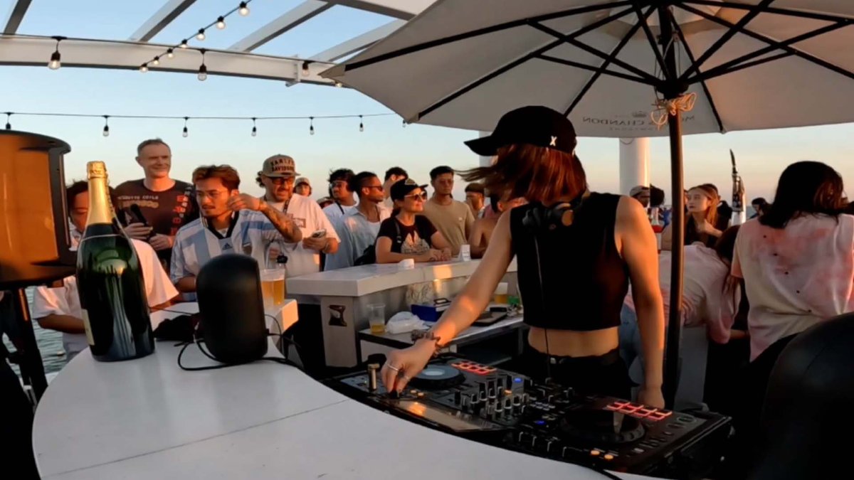 AHREUM (@xo_xo_rumi) on Twitter photo Just uploaded a sunset beach set recorded last summer at Inage sunset beach club 🇯🇵 Hope it brings you some summer vibes! Check it out on my YouTube channel — link below!🐬
youtu.be/205R2qjJDlY?si…
#melodictechno #progressivehouse #djset Just uploaded a sunset beach set recorded last summer at Inage sunset beach club 🇯🇵 Hope it brings you some summer vibes! Check it out on my YouTube channel — link below!🐬
youtu.be/205R2qjJDlY?si…
#melodictechno #progressivehouse #djset