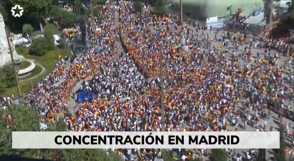 Cuando a la gente se le da a elegir entre democracia o mafia… suele quedarse en casa si la convocatoria viene de la mafia.