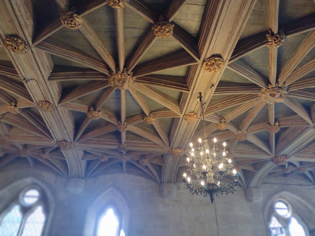 BeenSacks's tweet image. We are in an amazing room this year. Like having a stall at Hogwarts. #MHHSBD #UKgiftHour
