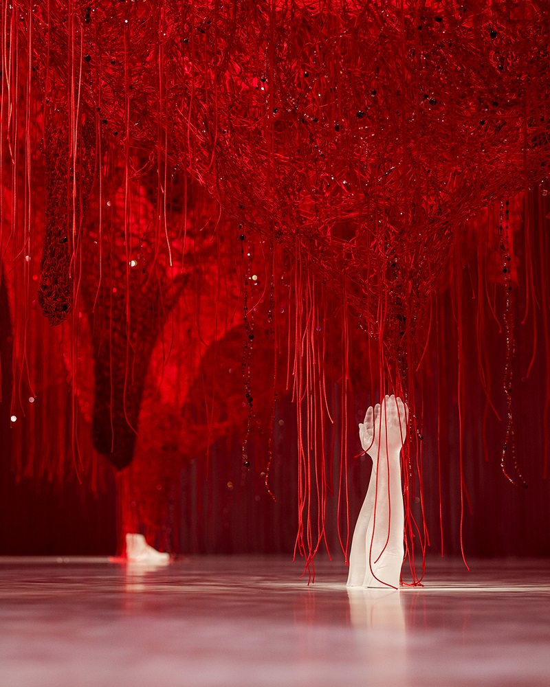 grablisswebplus's tweet photo. Swarovski クリスタル・ワールド
日本人アーティストの塩田千春が手がける新たな「Chamber of Wonder(不思議の部屋)」。
https://t.co/q8ntV2Xrtg
#GRABLISS #グラブリス
#アート #カルチャー #Swarovski #クリスタルワールド
#塩田千春 #Crystallizing #オーストリア https://t.co/dYzvBSZtvE