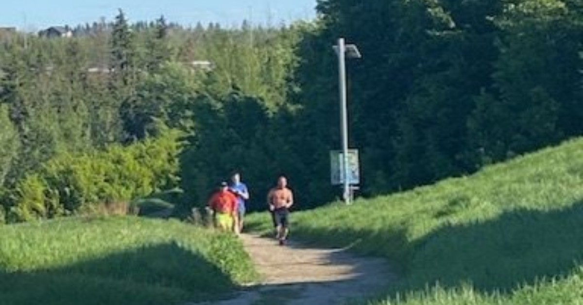 Hill repeats help develop muscles that can perform better when running faster in training or a race!