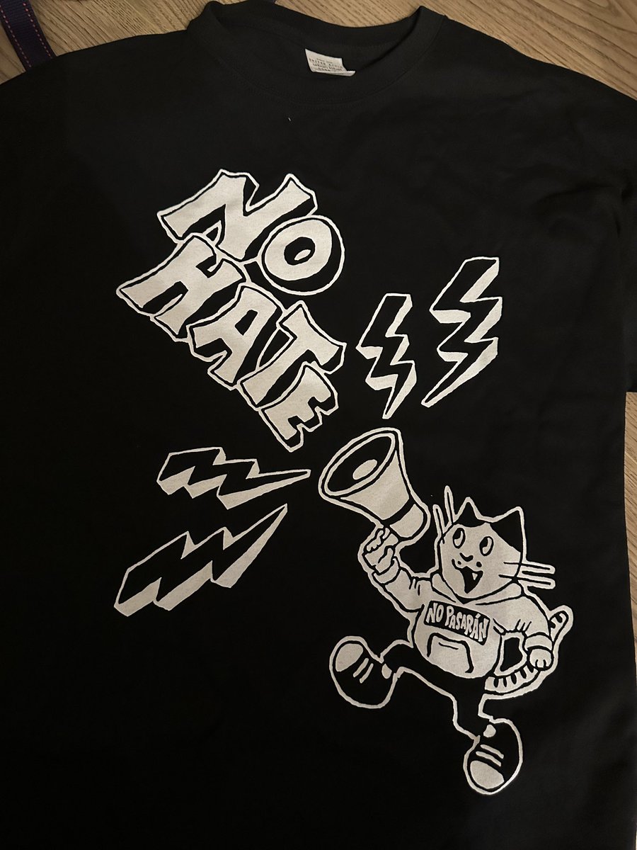 TGJPブースでNO HATE Tシャツを購入。