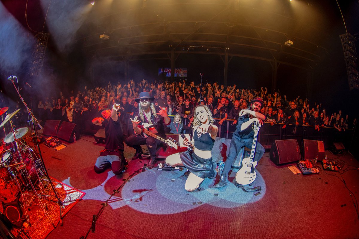 HOLY BALLS Wolverhampton!!! 🤩🤩🤩🤩 that was incredible! 😍 we love <a href="/kkssteelmill/">Kkssteelmill</a> and loved meeting you all afterwards 🥰 We can't wait to do it all over again on Monday in Cardiff and Tuesday in London supporting @weareinglorious again 🥳 - 📸 <a href="/burmanali/">burmanali</a>