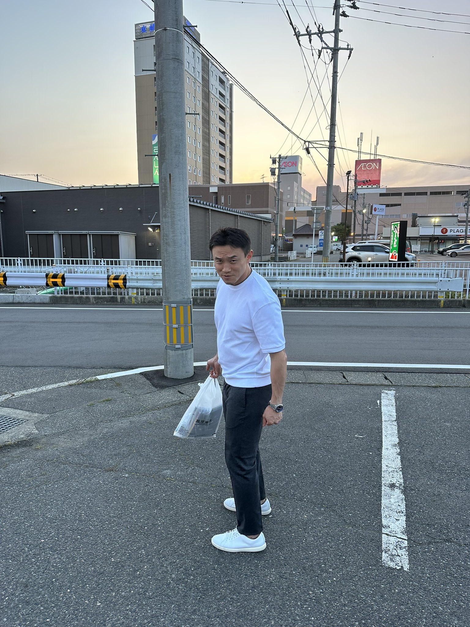 佐藤譲士郎 (@jyokeiren) / X
