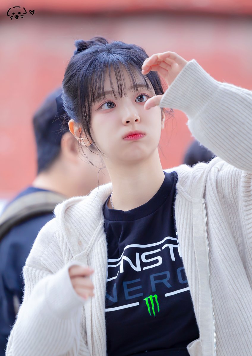 SOS_1101's tweet photo. 241006 

HQ

#QWER #쵸단 #Chodan https://t.co/y2iR6DoFJ3