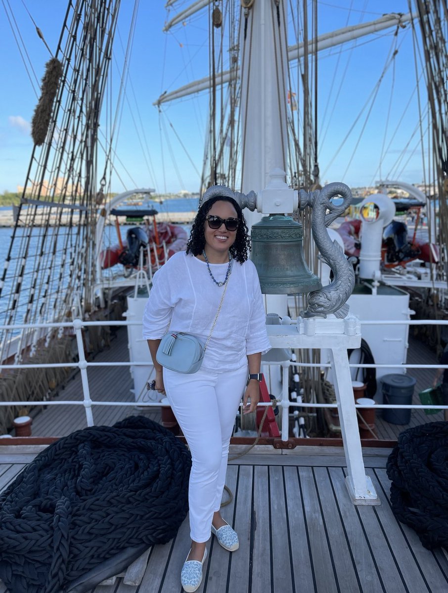 AliJerusa's tweet image. Happy #WorldOceansDay 

Throwback photo of the "One Ocean Expedition" sailing ship @statsraad Lehmkuhl used to promote awareness and action for #oceanprotection @UNOceanDecade The ship, pictured here in #Nassau, is now moored in #Nice during the 2025 #UNO3 Conference 🌊