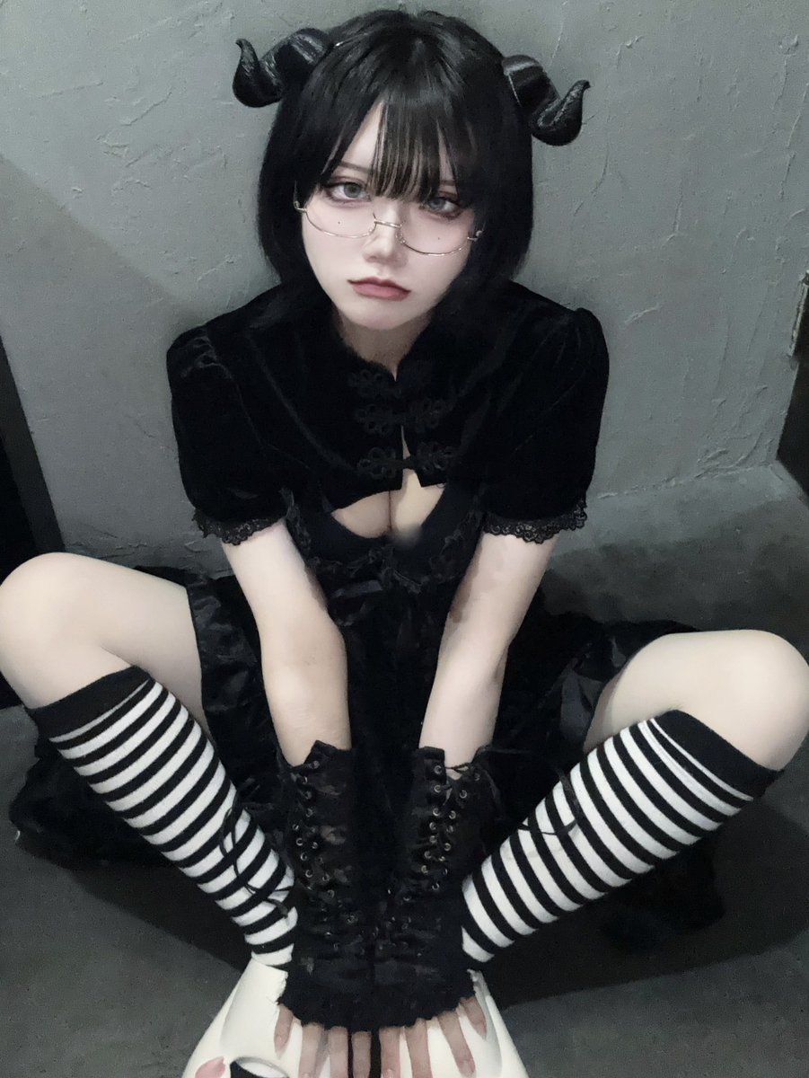 zeru_twoeight's tweet photo. おかえり、充電切れてて連絡できなかった？ああ、そう、へえ

#自撮り界隈と繋がりたい #自撮り界隈さんと繋がりたい #雰囲気界隈 #雰囲気 #自撮り界隈 #いいね返し #美男美女さんと繋がりたい  #コンカフェ営業  #コンカフェ好きな人と繋がりたい #いいねで気になった人お迎え #地雷系と繋がりたい https://t.co/7BmNfk5A6E