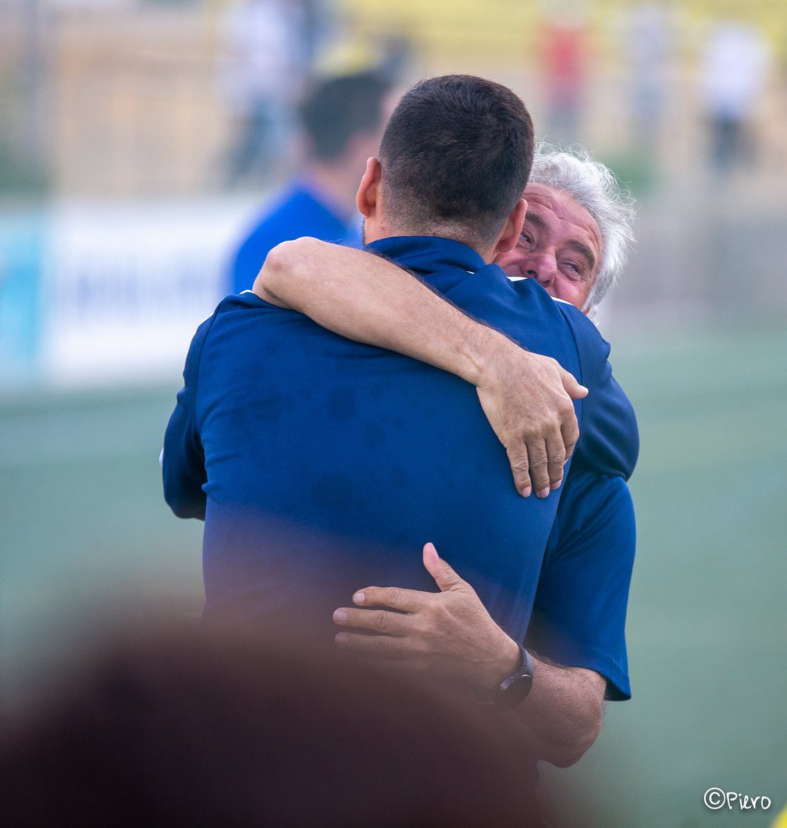 kikeramiruiz's tweet photo. Después de más de 10 años, he decidido dejar de entrenar. Estoy seguro que nos volveremos a ver más pronto que tarde. Gracias a todos los que habéis formado parte de este proceso @racingsarriacf , jugadores, staff, papá y en especial a @Danigomezdi por siempre confiar en mí. https://t.co/qL0ZOoEQQh