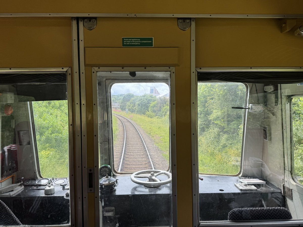 kingy69beard's tweet image. One of the most fun things about the West Somerset diesel gala was the use of their DMU as hauled stock. My experience was with #Class14 #teddybear D9526 providing the power coming into Watchet on Thursday afternoon.