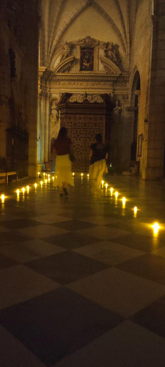 ¡Feliz Pentecostés a todos! Que el Espíritu Santo nos siga manteniendo la llama encendida y la ilusión de seguir cantando las maravillas que Dios hace en nosotros.