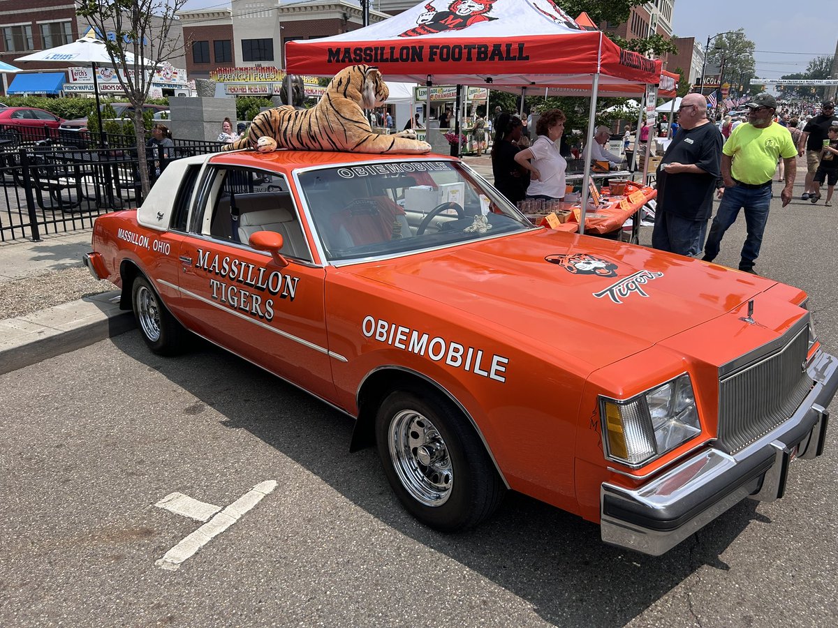 MKishman's tweet image. Enjoyed lunch at the @CantonGreekFest and then headed to the Massillon Car Show. A beautiful day out in the district. #OH50