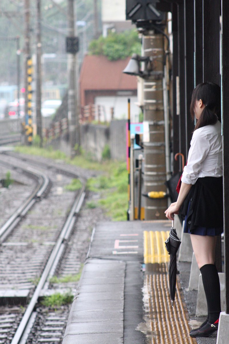 mecchi1999's tweet photo. 雨の鎌倉ものがたり号
二枚目の女性はオファーしたモデルさんです https://t.co/mfZg2x6x1o