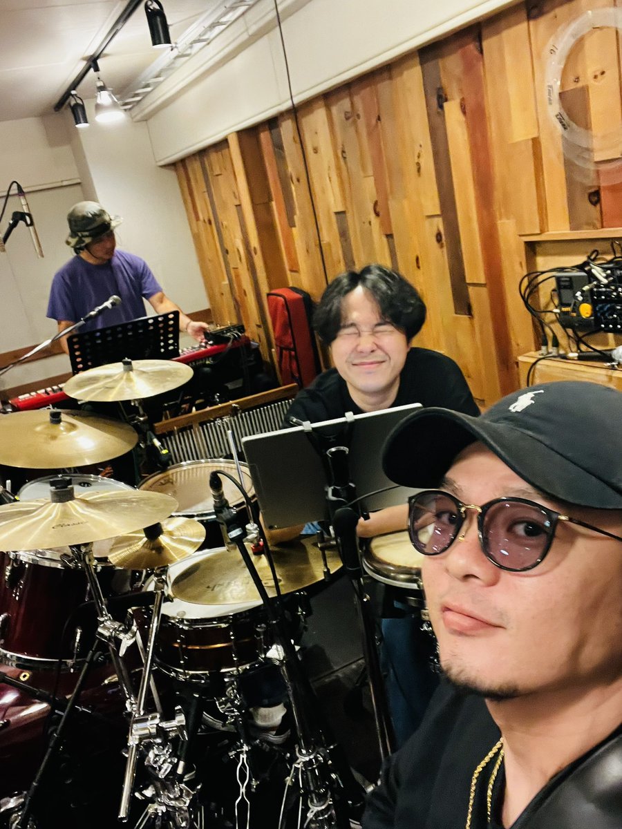 Blue vintageリハーサル🔥

今回はKey.豊君&amp;Dr.えびちゃんに参加してもらってのライブ！！！

気持ちのええ人間と奏でる音楽はほんまに気持ちええです🫶

6/20blue note playsにて🖐️