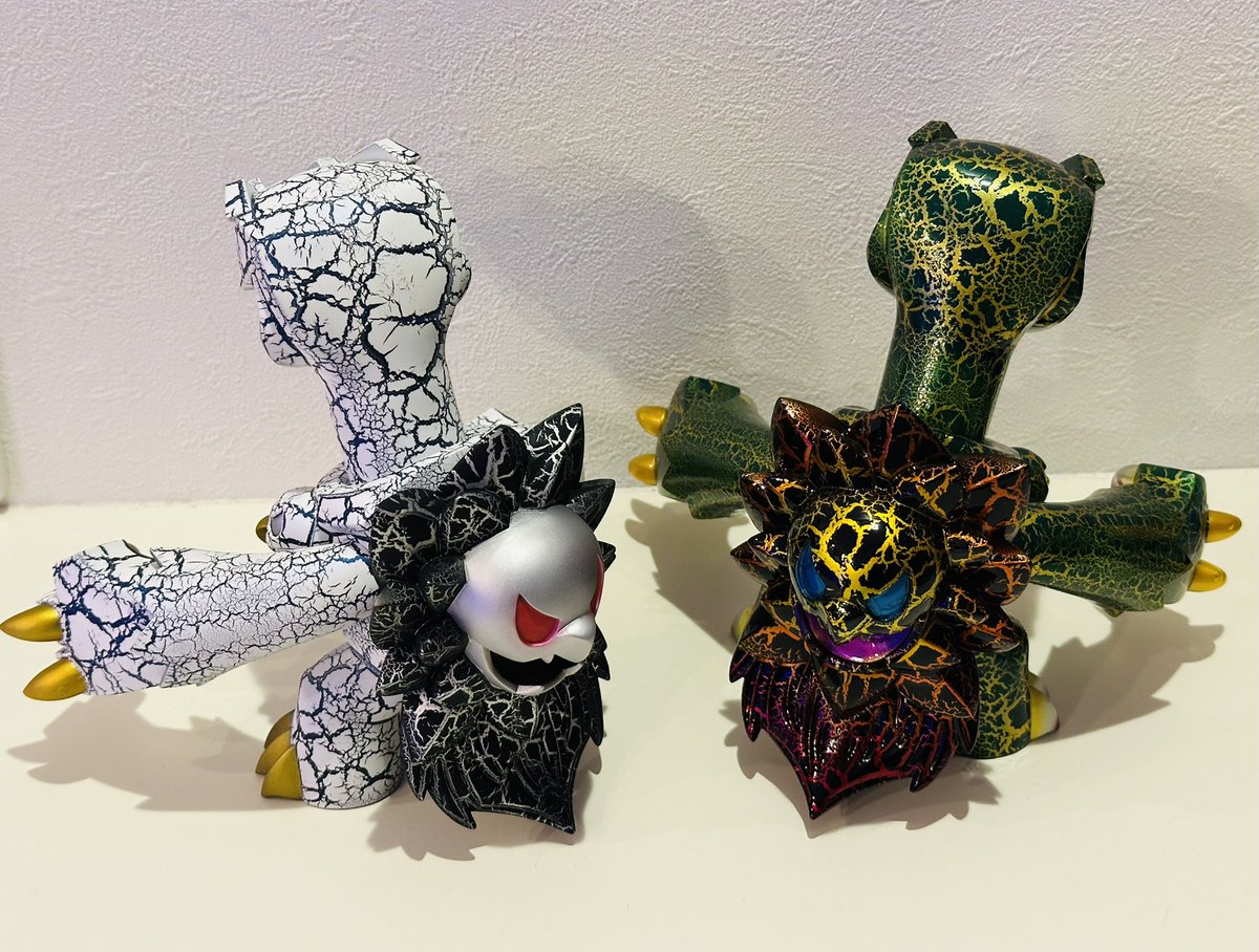 本日、One up. 秋葉原店さんで当選したペインターネットさん彩色のSKUTTLE GENBUを受取に行ってきました。
以前購入したメタルグリーンクラックと並べることができました‼️ありがとうございました😊

<a href="/toshihikoito/">ペインターネット公式</a> 
#SKUTTLE
#TOUMA
#oneuptoy
<a href="/Oneuptoy/">One up. 秋葉原 ソフビ / 中野ブロードウェイ 玩具</a>