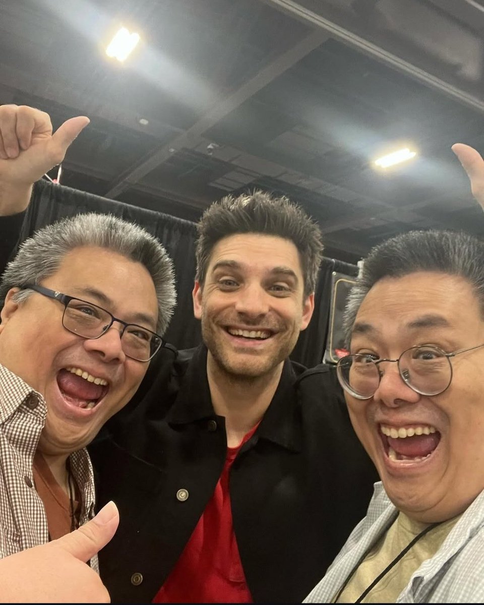 PureJeffWard's tweet photo. Jeff and Chloe at the Phoenix Fan Fusion.
1st image by asiasfairytale
2nd image by yuantwins
#jeffward #chloebennet #PhoenixFanFusion #Buggy #buggytheclown https://t.co/JQOsHuoY58