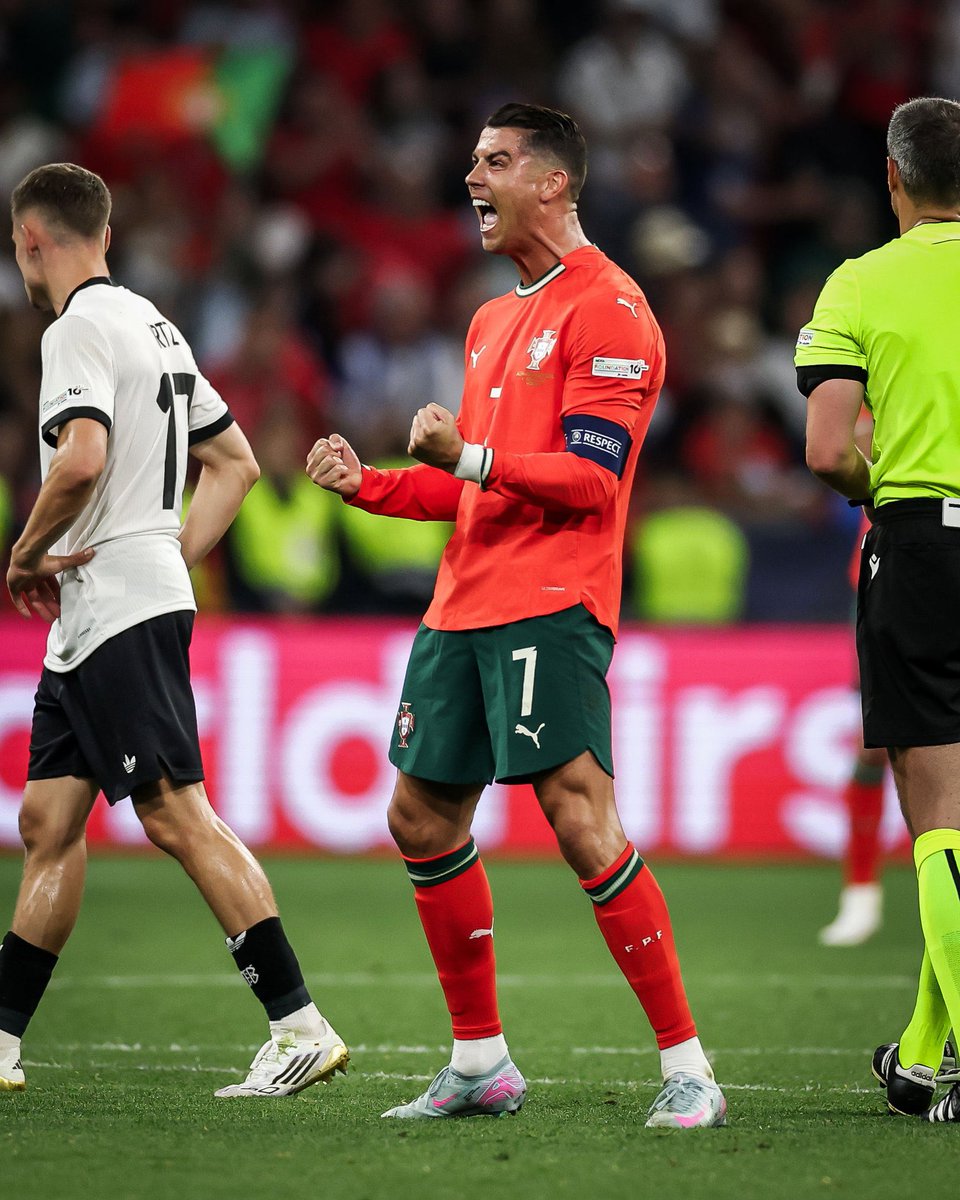 We’re all team Ronaldo tonight aren’t we ?