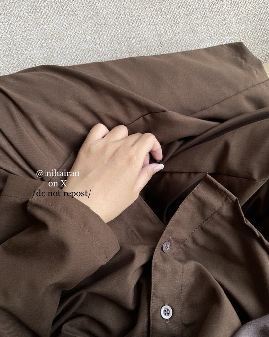 inihairan's tweet photo. PLS WARNANYA JG ADA BANYAK

punya aku size L affogato 
🖇️ https://t.co/SYfYWfNdat

bahannya adem, ga gerah, trs cepat kering after dicuci.. kata aku cobain dulu deh beli satu mana stocknya lengkap bgt 😭🫵🏻 https://t.co/7Led9EsBzD